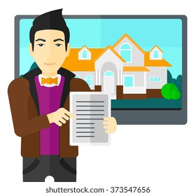 Agente inmobiliario ofreciendo casa.