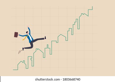 Immobilienmarktpreis steigt auf Karte, Eigenheim- oder Immobilieninvestitionskonzept, Geschäftsmann Homebuyer oder Immobilienmakler glücklich auf aufsteigenden Häusern zu laufen und grüne Grafik und Grafik zu bauen.