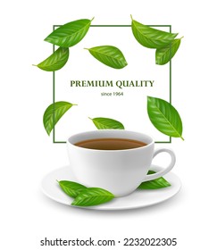 Hojas de té en caída realista y taza o taza de bebida de té con aroma de hierbas. Bebida caliente natural, fondo de té aromático, pancarta de bebida con hojas de menta con té de cerámica blanca, platillo y hojas caídas