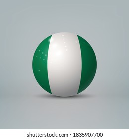 Balón o esfera plástica glosera realista con bandera de Nigeria