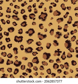 Realistic leopard skin pattern for cool background Free Vector