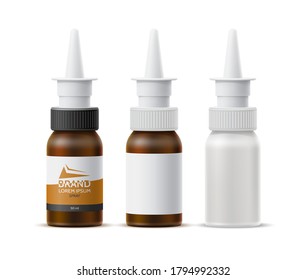 Equipo de simulación de botellas de plástico y vidrio para pulverización nasal realista. Humidificador médico vectorial blanco y marrón contra la gripe y las enfermedades nasales. Aerosoles farmacéuticos con bomba con y sin etiqueta.