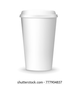 Realistic plain paper coffee cup with lid isolated on the white background. Vector template. White and blank coffee cup mockup.