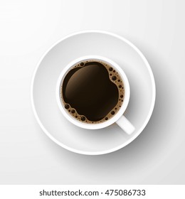 Realista vista superior copo de café preto e pires isolado no fundo branco. Ilustração vetorial