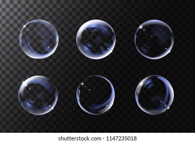 Burbuja de jabón transparente realista sobre fondo negro. Jabón Burbuja puesta con glares. Vector de ilustración de burbujas.