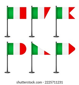 Realistische verschiedene italienische Tischfahnen auf einem schwarzen Stahlpol. Souvenir aus Italien. Schreibtischflagge aus Papier oder Stoff, glänzender Metallständer. Mock up for promotion and advertising. Vektorgrafik