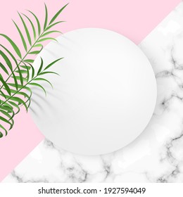 Fondo vectorial realista con formas geométricas rosadas, blancas y de mármol y hojas de palma. Plantilla de diseño para banners publicitarios. Burla de marca minimalista.