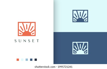 logotipo de sol o energía rectangular en un entorno único y sencillo