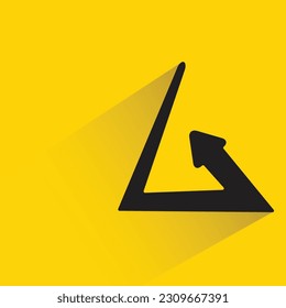 flecha de reciclaje con sombra sobre fondo amarillo