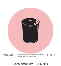 Recycle bin vector icon