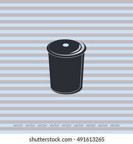 Recycle bin vector icon