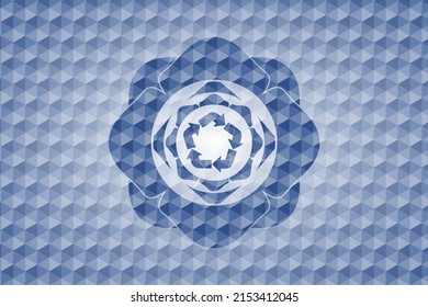icono de reciclaje dentro de la placa azul con fondo geométrico. 