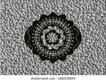 das Symbol in einem realistischen dunklen Emblem mit grauem Hintergrund wiederverwenden. Vektorillustration Illustration. Detaillierte Angaben.