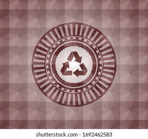 das Symbol in einem roten polygonalen Abzeichen wiederverwenden. Nahtlos.