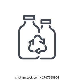 Icono de la línea de la botella de plástico. Signo de contorno vectorial de reciclaje de botellas.