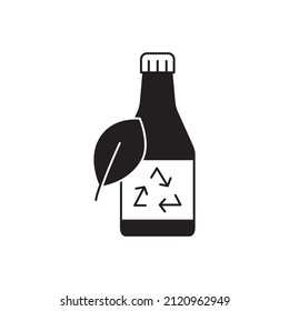 Icono de botella reciclada en glifo plano negro, estilo relleno aislado en fondo blanco
