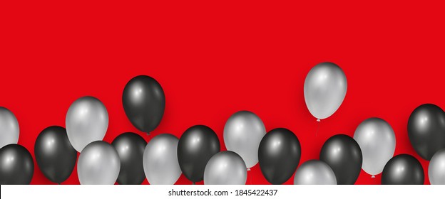 Fondo rojo con globos lacados realistas en negro y plateado para banners y folletos de Black Friday Sale