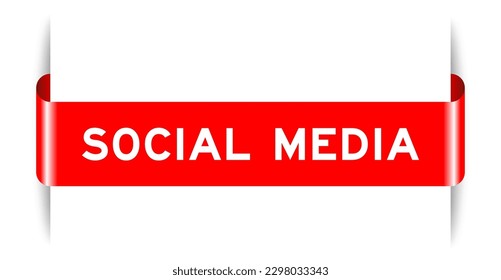 Banner de etiqueta insertado de color rojo con palabra medios sociales sobre fondo blanco