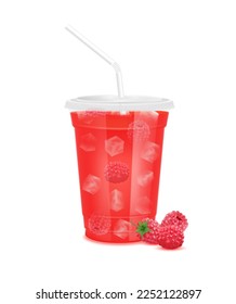 Rotes frisches Himbeersaftglas und Scheiben zur Hälfte. Fruchtsaft in transparentem Plastikbecher mit flachem Deckel, Eis und Strohrohr. Für Design-Drink Menü-Café oder Restaurants. Isolierte 3D-realistische Vektorgrafik.