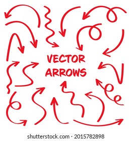 Las flechas dibujadas a mano roja están aisladas en un fondo blanco. Flecha doodle, zigzag y punteros redondos. Esbozos hechos a mano de símbolos de dirección. Ilustración vectorial.