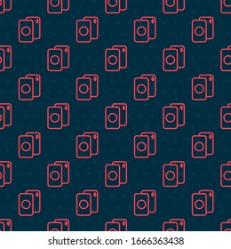 Tablero rojo de cartas de juego icono aislado sin fisuras en fondo negro. Juegos de casino. Ilustración vectorial