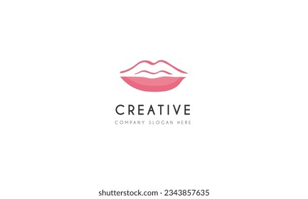 Plantilla vectorial de diseño del logotipo de los labios rojos. Icono de Beso. Los cosméticos de moda Love Beauty constituyen el concepto de Logotipo.