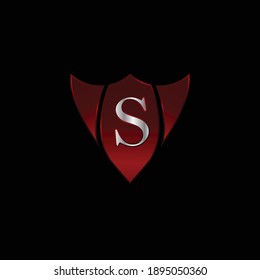 Logo-Design des Roten Metallschilds für Buchstaben S. Realistisches Rot-Metallic-Letter-Logo-Design. Logo-Design für Autos, Sicherheitsfirmen und andere.