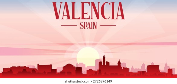 Cartel panorámico rojo del horizonte de la ciudad con edificios de fondo brumoso, amanecer, luna y nubes de VALENCIA, ESPAÑA