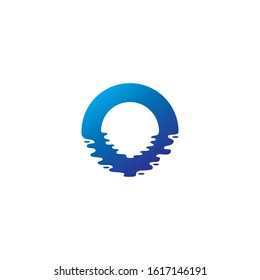 Reflection from a circle in the water. Letter O logo template. letter O logo vector