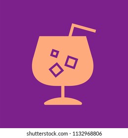 Refrescar la bebida fría con una ilustración de paja