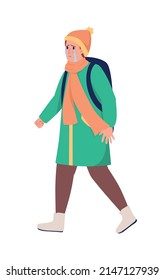 Niño refugiado con mochila huyendo del carácter vector de color semiplano de guerra. Una figura sobrecogedora. Persona de cuerpo entero sobre blanco. Ilustración simple de estilo de dibujos animados para diseño gráfico web y animación