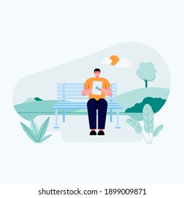 Un tipo relajado sentado en el banco. Leer en buenos lugares naturales. Relájese con un ordenador. Trabajo remoto. ilustración plana vectorial.