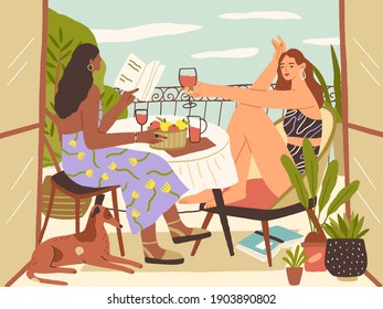 Mujeres jóvenes relajadas sentadas con una copa de vino y reservar en el balcón en verano. Personajes femeninos disfrutando de su tiempo libre en casa en un día soleado. Concepto de vida lenta. Ilustración vectorial plana