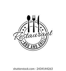 Restaurant BBQ und Grill Logo Design Vintage Retro Label Kreis mit Messer, Gabel und Löffel Ikone