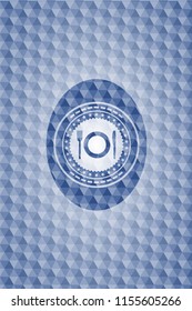 restaurant icon inside blue polygonal badge.