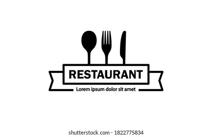 Restaurant-Logo auf Schwarz. Löffel, Gabel und Messer. Vektorgrafik einzeln auf weißem Hintergrund. EPS10