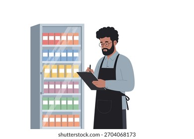 Trabajador minorista haciendo inventario, escribiendo en un Portapapeles al lado de un estante de una tienda refrigerada.