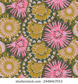 Retro botanical seamless vector pattern in elegant style. Luxury print textur for beautiful feminine wallpaper decor. Multicolor 70s leaf design. 