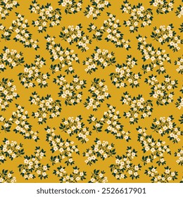 Patrón floral retro en Pequeñas flores decorativas. Pequeñas flores blancas. Fondo amarillo dorado. Impresión sucia. Fondo floral sin fisuras ditsy patrón en Pequeñas flores silvestres lindas.