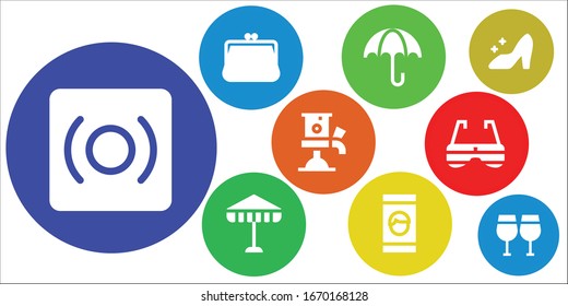 conjunto de iconos retro. 9 iconos retro rellenos. Incluido Grabar, Depósito, Paraguas, Smartphone, Beer tap, gafas de sol, Cenicienta, Iconos de lentes