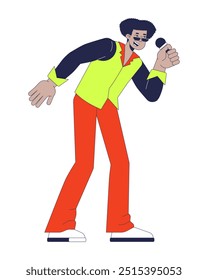 Retro cantante masculino cantando micrófono 2D personaje de dibujos animados. Funky intérprete de los años 70. Hombre hispano de estilo disco que sostiene el Vector plano aislado de la persona del micrófono en el fondo blanco. Ilustración de punto colorido