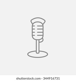 Icono de línea de micrófono retro para web, móvil e infografía. Icono vector de gris oscuro aislado en fondo gris claro.