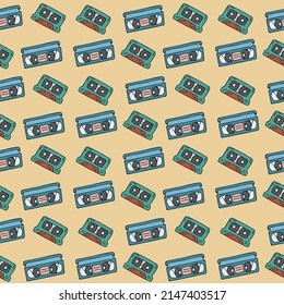 Retro pattern. VHS video and audio tapes. 90s style doodles seamless background. Trendy vector pattern. Doodle illustration for vintage designs.