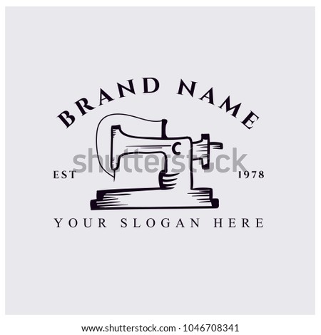 Retro sewing machine. Vintage tailor logo template. hand drawn vintage sewing machine logo 