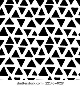 Retro style hand drawn seamless pattern with triangles. Trendy endless geometric background.