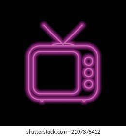 Icono simple de Retro TV. Diseño plano. Neón morado sobre fondo negro.ai