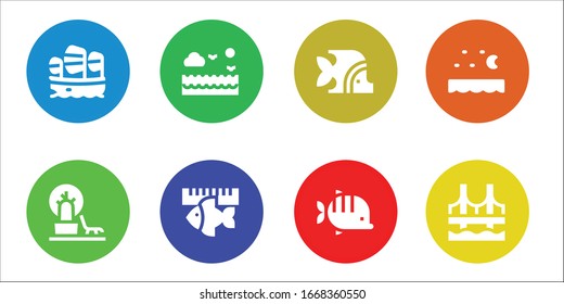 conjunto de iconos de río. 8 iconos llenos de río.  Iconos modernos sencillos, como: Barco de vela, Paisaje, Mar, Pescado, Puente