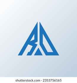 Diseño creativo del logotipo de la carta RO. Diseño único de RO.
