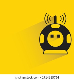 cabeza robot con sombra de caída amarillo fondo