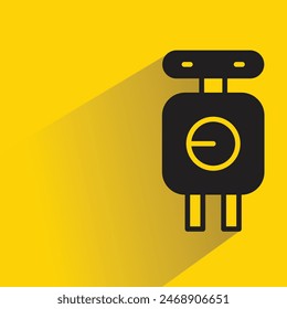 icono de robot con sombra sobre fondo amarillo